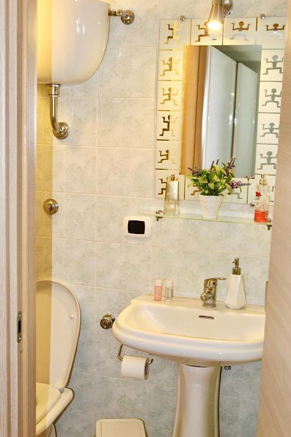 Rooms 166 نابولي المظهر الخارجي الصورة